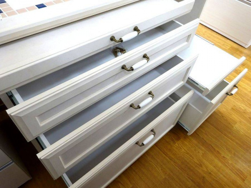 大阪八尾店家具