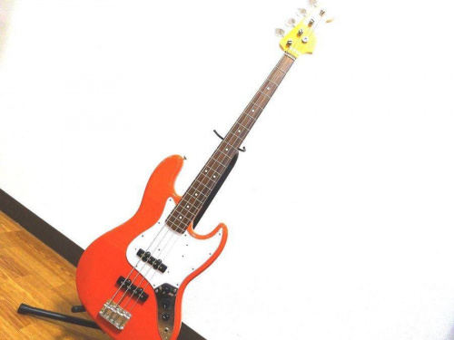 ギターのSquier