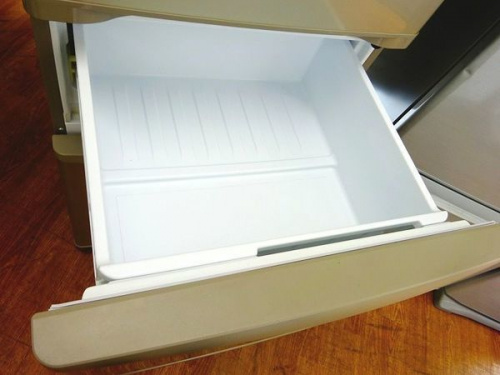 Panasonicの5ドア冷蔵庫
