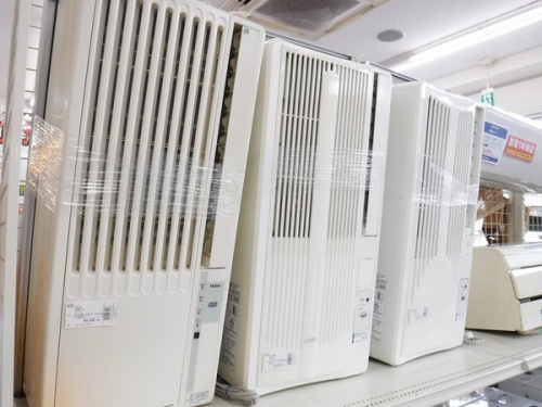 季節家電の窓枠エアコン