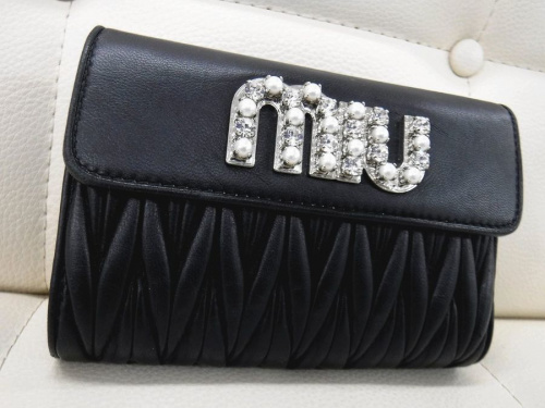 miumiuの財布 買取