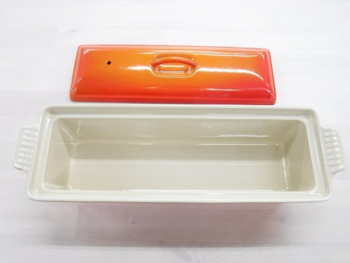 大阪　新古品　食器のLE　CREUSET
