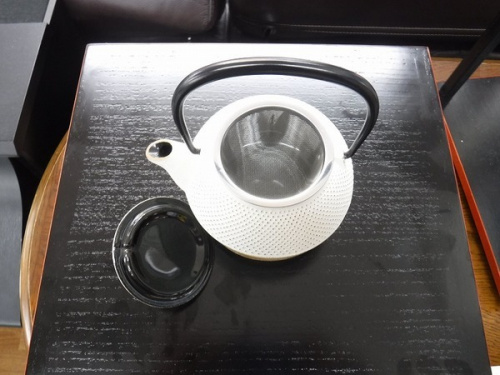 食器 中古 大阪の鉄瓶 南部鉄器