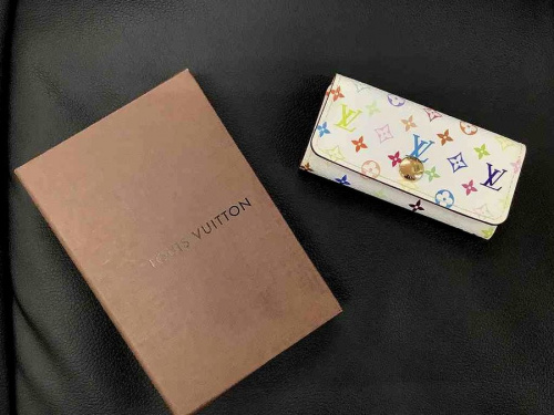 ブランド・ラグジュアリーのキーケース　中古