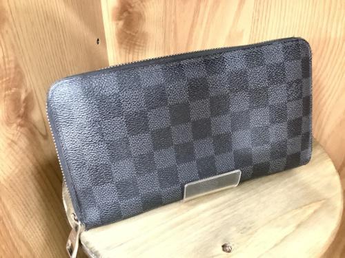 LOUIS VUITTON 八尾