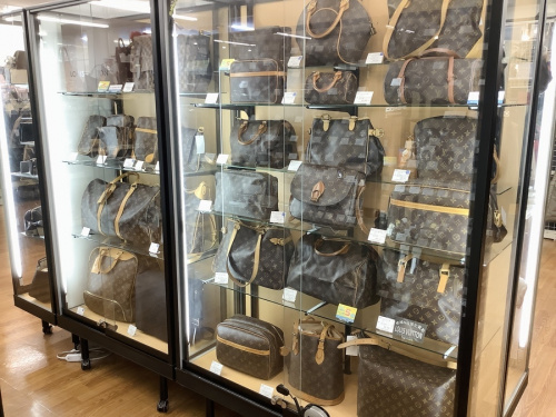 LOUIS VUITTON 八尾