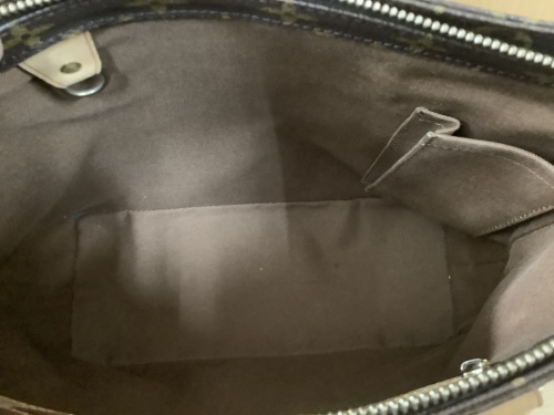 LOUIS VUITTON　八尾