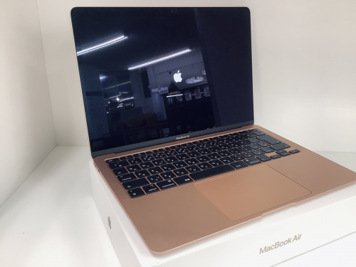 MacBook AirのApple