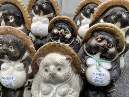 置物　大阪　中古の狸　置物　関西