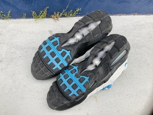 スニーカー 買取 八尾