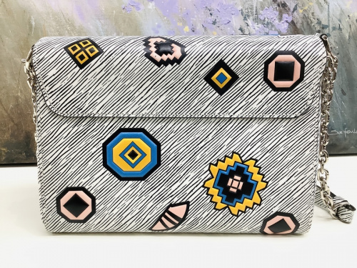 LOUIS VUITTON 八尾