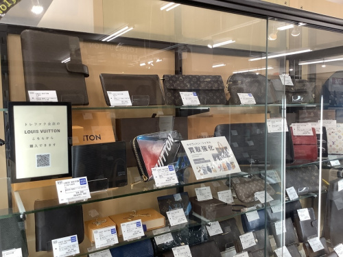 LOUIS VUITTON 八尾