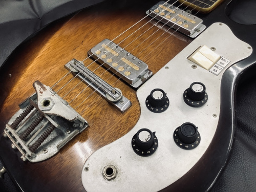 中古楽器のギター