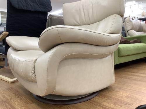 椅子　中古　八尾のKarimoku　カリモク　ソファ