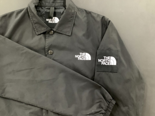 ジャケットのTHE NORTH FACE