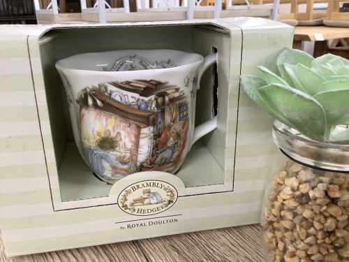 洋食器のマグカップ