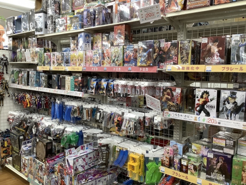 フィギュアの八尾