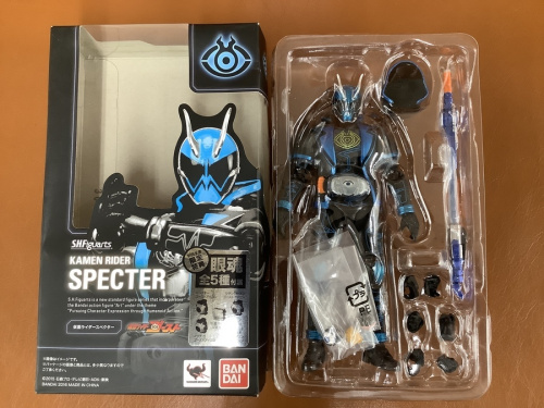 フィギュアの八尾