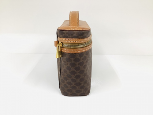 ルイヴィトンのCELINE