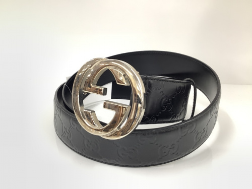 GUCCIのLOUIS VUITTON