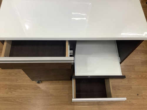 ワイエムワールドの中古家具買取