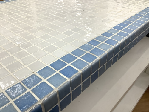 カウンターテーブルの収納家具