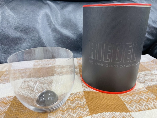 テーブルウェアのガラス