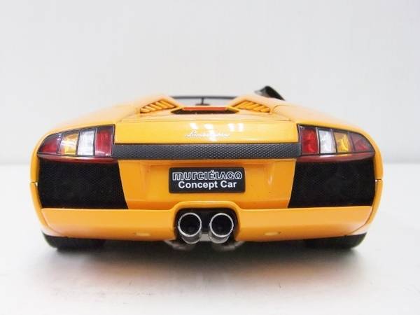 高級感溢れるスタイル。AUTOartランボルギーニ ムルシエラゴ1/18