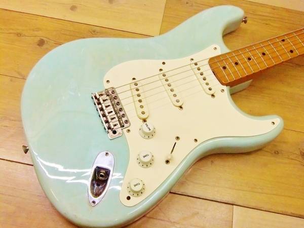 Fender Mexico ストラトキャスター57!!程よい使用感のスカイブルーが