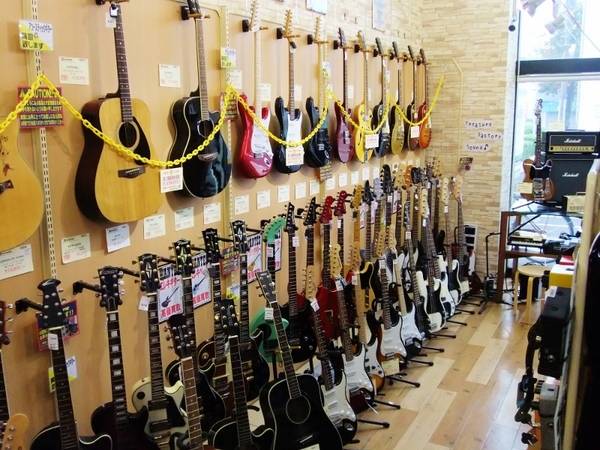 名機…Fender｢THE TWIN｣赤ノブ ギターアンプが買取入荷です♪【大和店