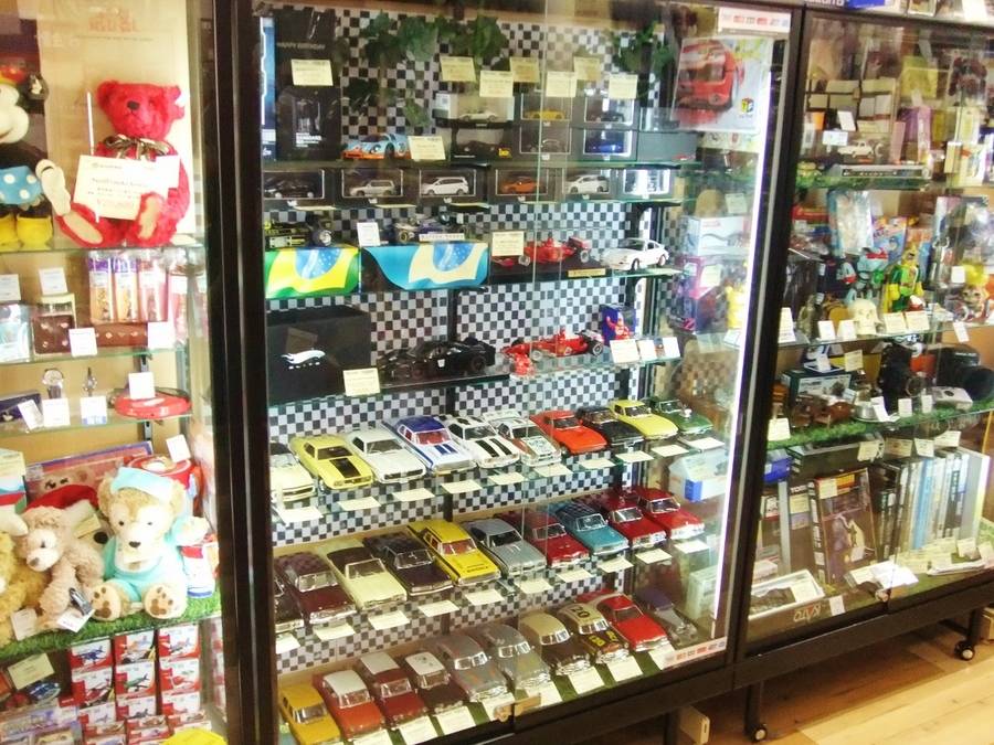 ミニカー】トレファクカーショップリニューアルOPEN!!脅威の展示車130