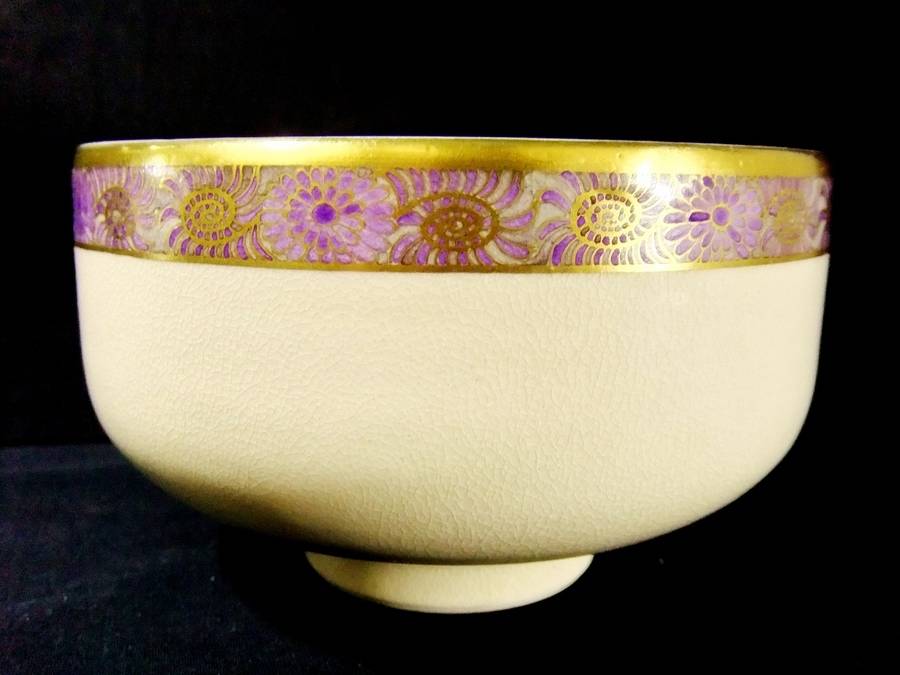 Ｔ１５２　茶碗　『薩摩焼』『磯御庭窯　岩石作　隆陶画』　共箱　抹茶碗　茶道具 薩摩焼茶碗 磯御庭窯 岩石作 白薩摩錦手隆陶画買取入荷です