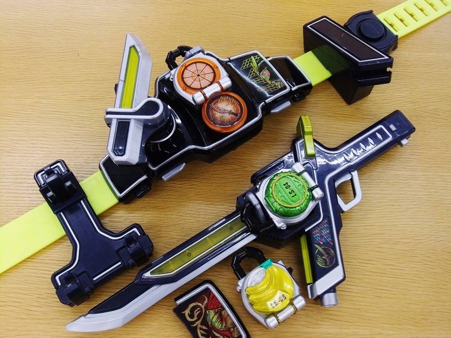 Amazon | 仮面ライダー鎧武 DX戦極ドライバー＆無双セイバー