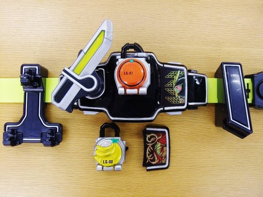 Amazon | 仮面ライダー鎧武 DX戦極ドライバー＆無双セイバー