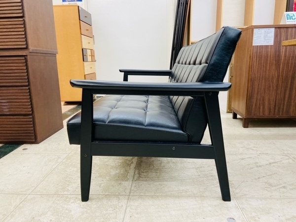 【レアカラー】カリモクカグ WS1123 オールブラック カリモク60 Kチェア カリモク ソファ 2人掛け WS1123BW 133㎝ 合成皮革 コンパクト