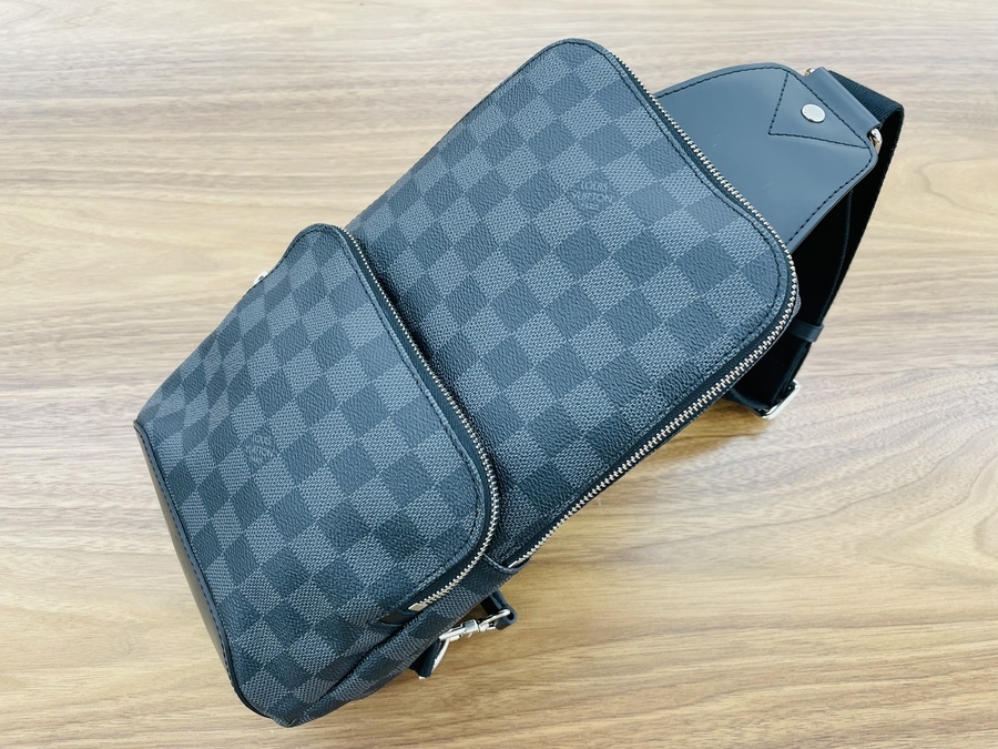 LOUIS VUITTON(ルイヴィトン) ダミエ・グラフィット アベニュー LOUIS VUITTON(ルイヴィトン) ダミエ・グラフィット アベニュー
