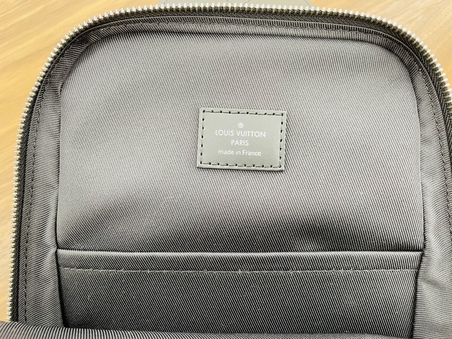 LOUIS VUITTON(ルイヴィトン) ダミエ・グラフィット アベニュー