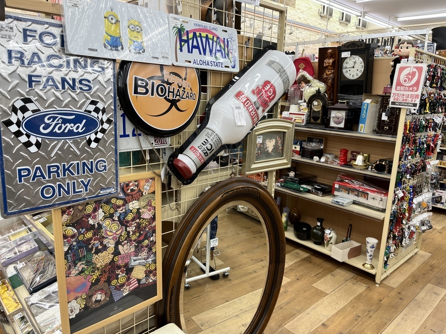 当店ではカントリー雑貨やアンティーク雑貨などのインテリアを買取強化