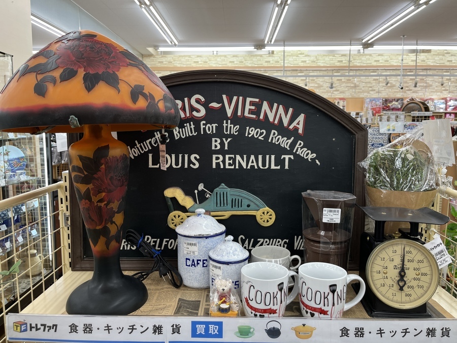 当店ではカントリー雑貨やアンティーク雑貨などのインテリアを買取強化