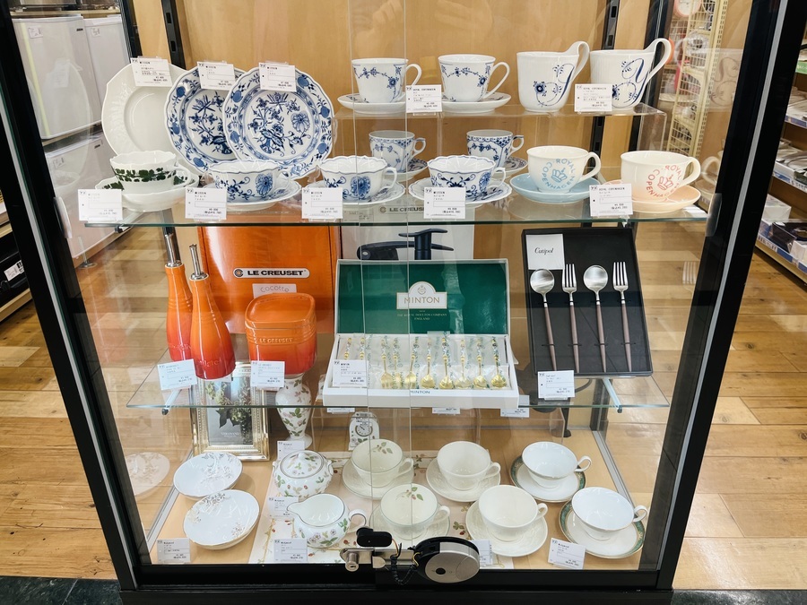 LE CREUSET(ルクルーゼ)のレアカラーの22cmココットロンドが買取入荷