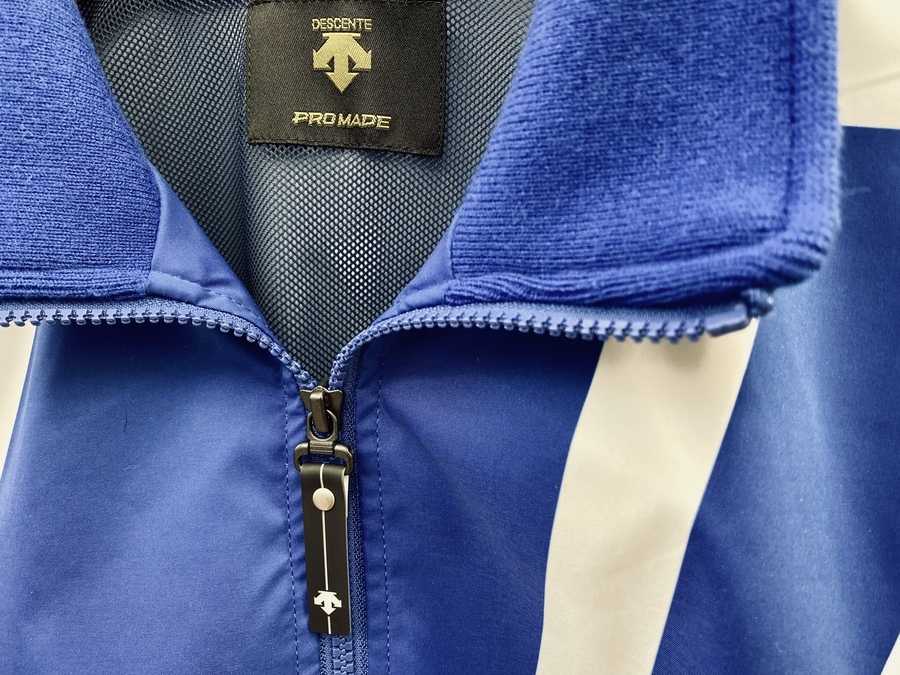 横浜DeNAベイスターズ　アップジャケット　DESCENTE スマホで購入】横浜DeNAベイスターズ10周年記念ジャケットが入荷いたし