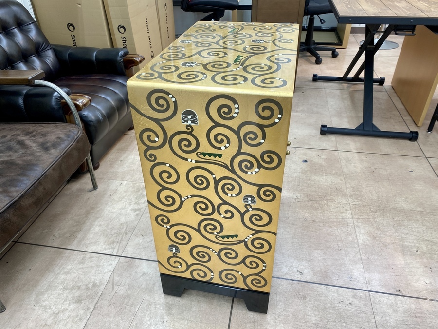 オーストラリアの画家 グスタフ・クリムト「接吻」デザインの