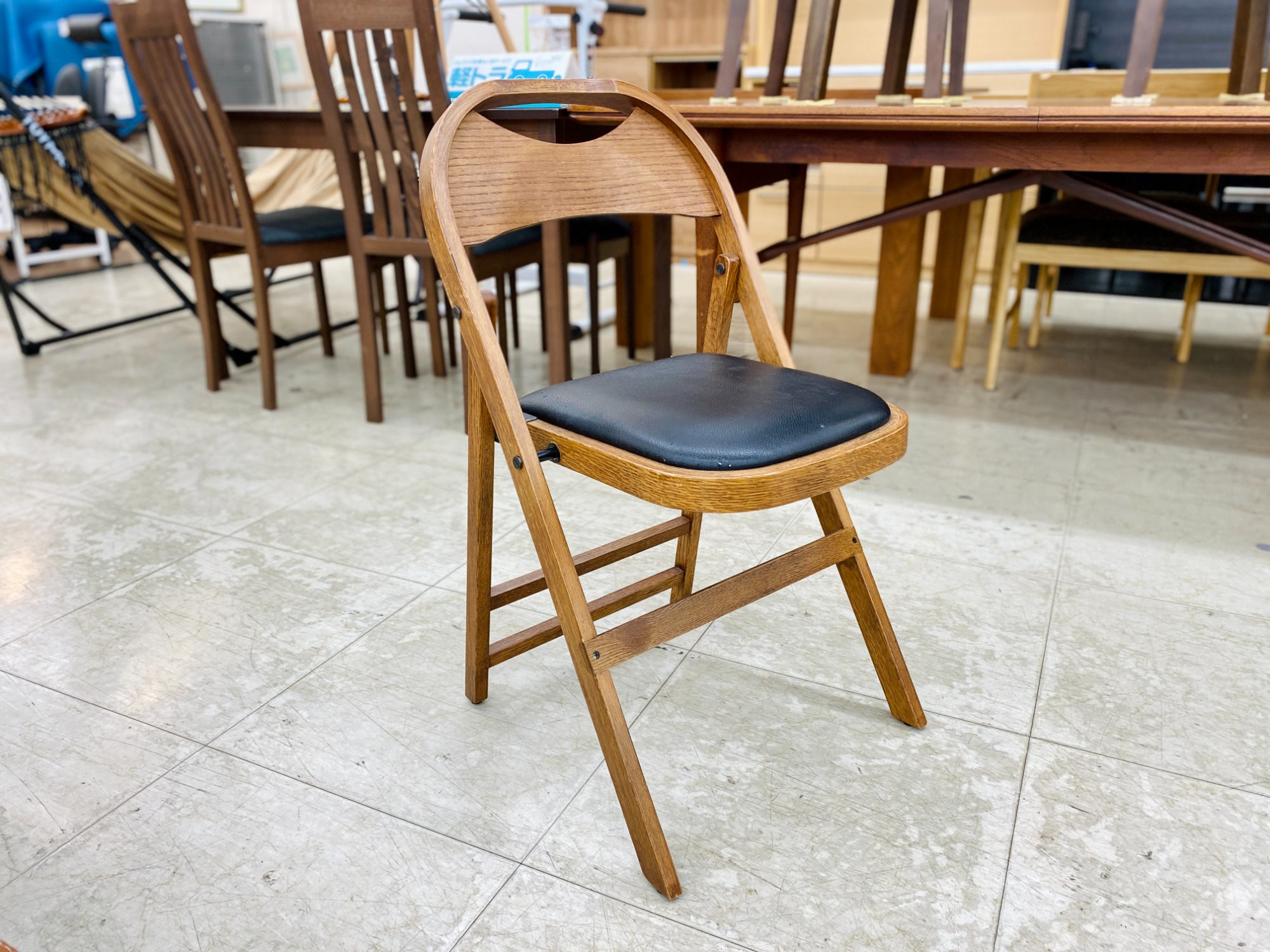 ACME Furniture (アクメファニチャー) カルバーチェアが入荷しま