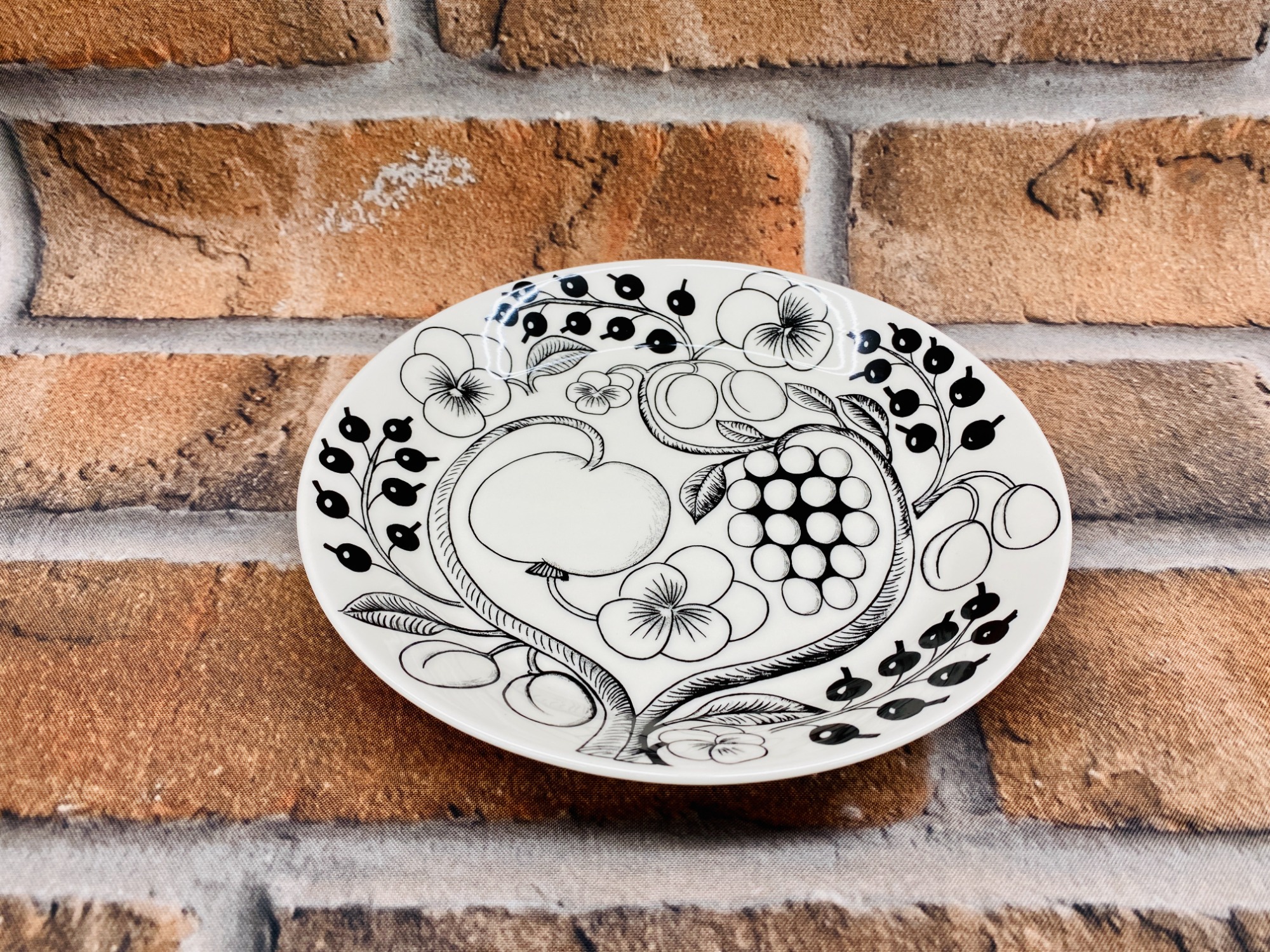 ARABIA (アラビア) BLACK PARATIISI ブラックパラティッシをご紹介