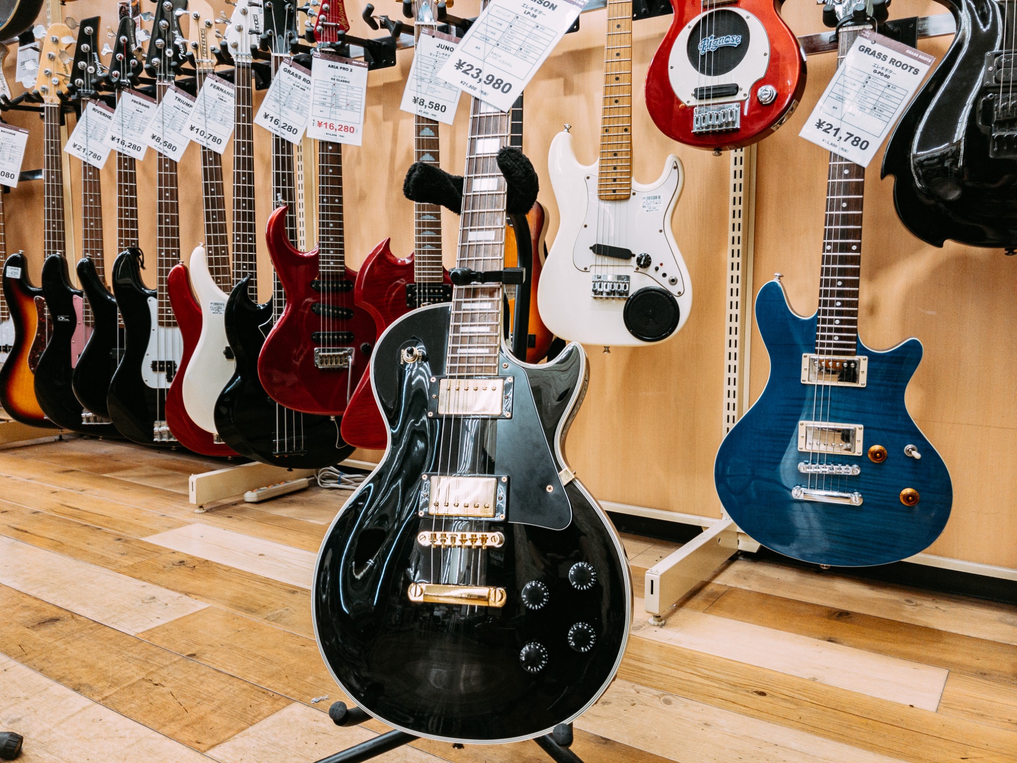 トレファク大和店 楽器売場のご紹介です！ FenderやMartin、YAMAHAなど