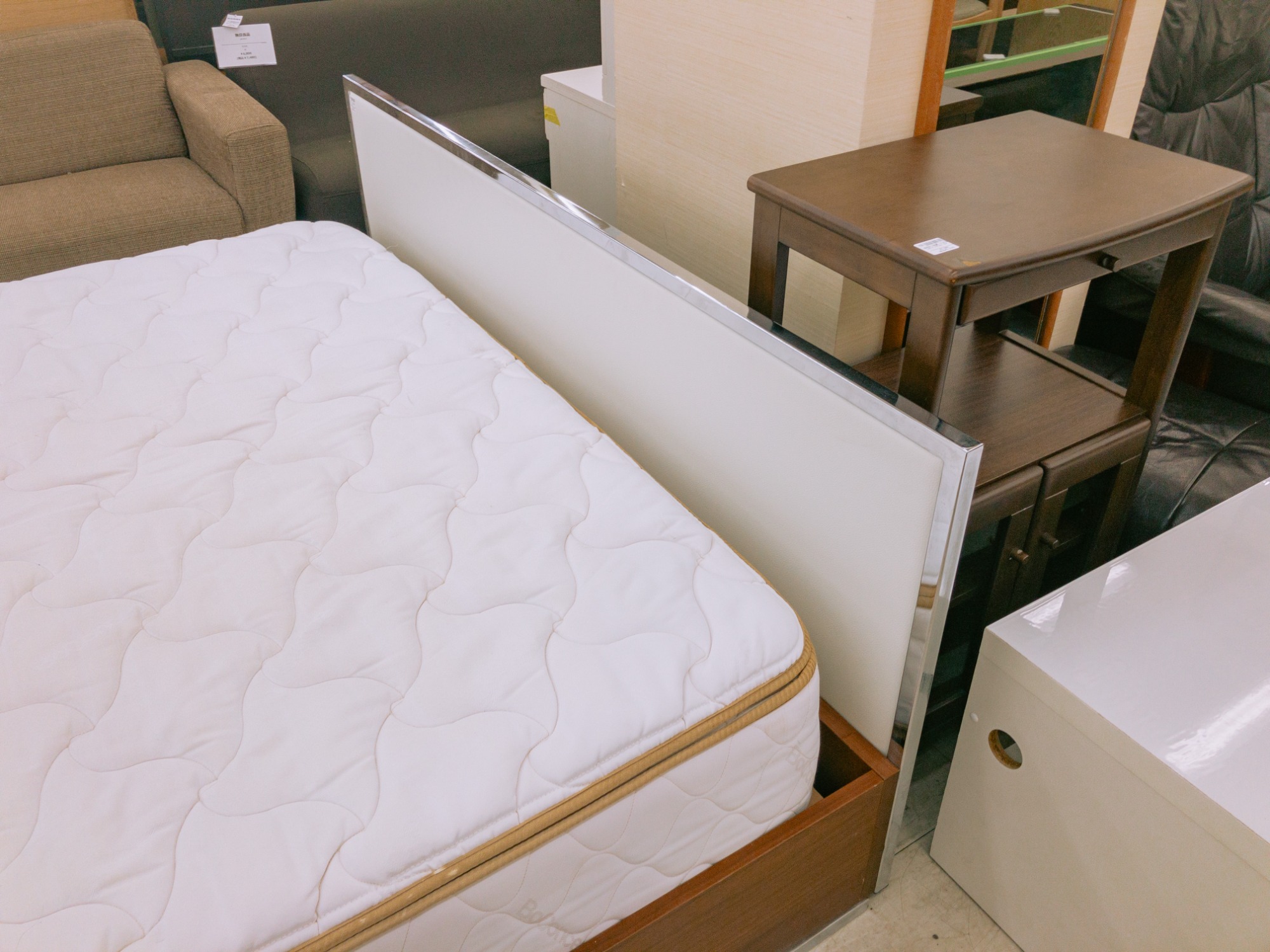 T7159展示品BoConceptボーコンセプトMezzoクイーンベッドフレーム T7159展示品BoConceptボーコンセプトMezzoクイーンベッド