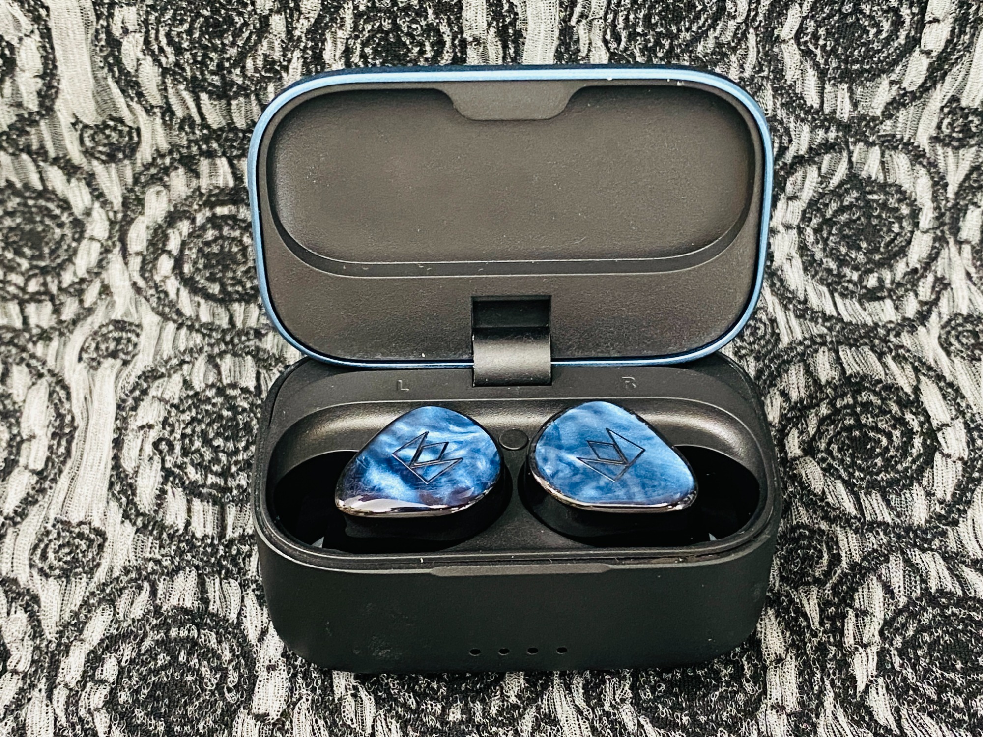 ★美品★Noble FoKus PRO Noble Audio、完全ワイヤレス「Fokus Pro」ティザー公開。今冬発売へ