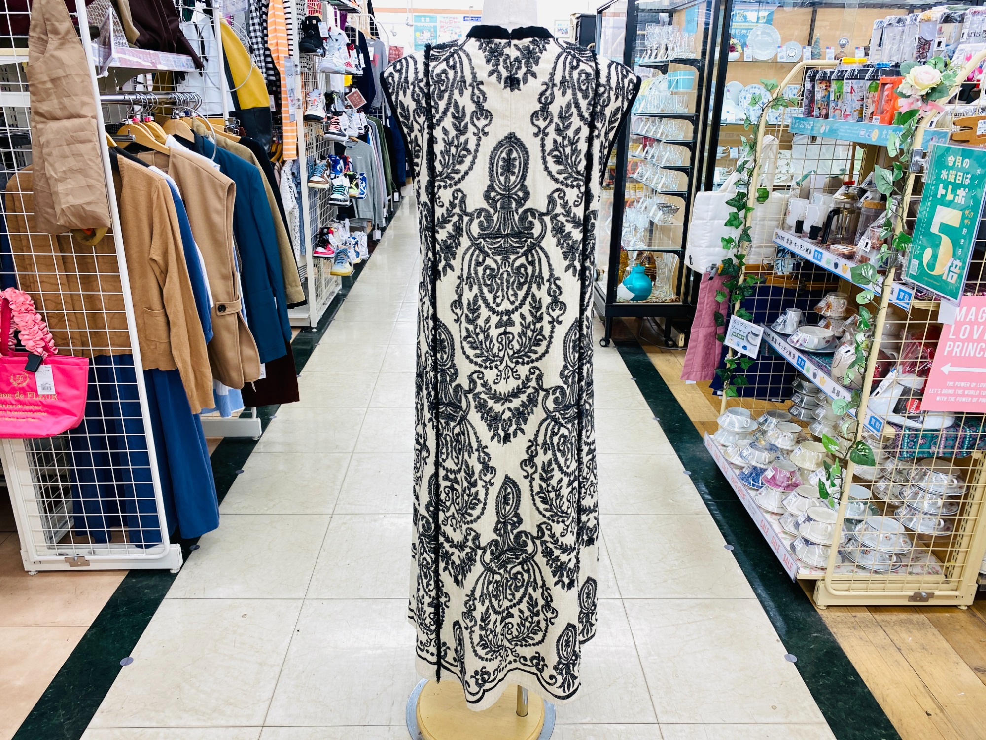 AMERI VINTAGE (アメリヴィンテージ) DAMASK EMBROIDERY LINEN
