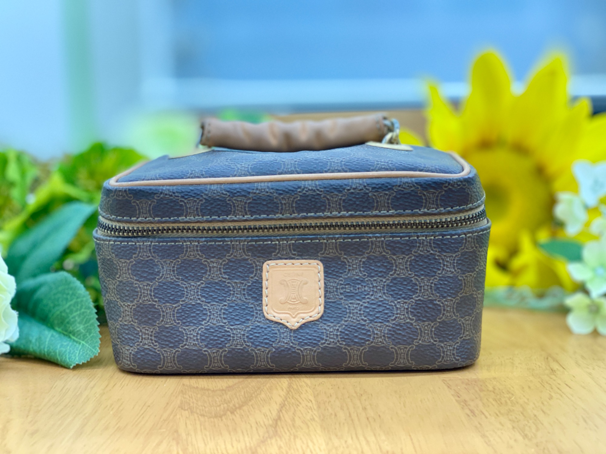 CELINE セリーヌ マカダム 化粧 コスメ ポーチ がま口 楽天市場】【未使用品】【バッグ】CELINE セリーヌ マカダム柄 ポーチ