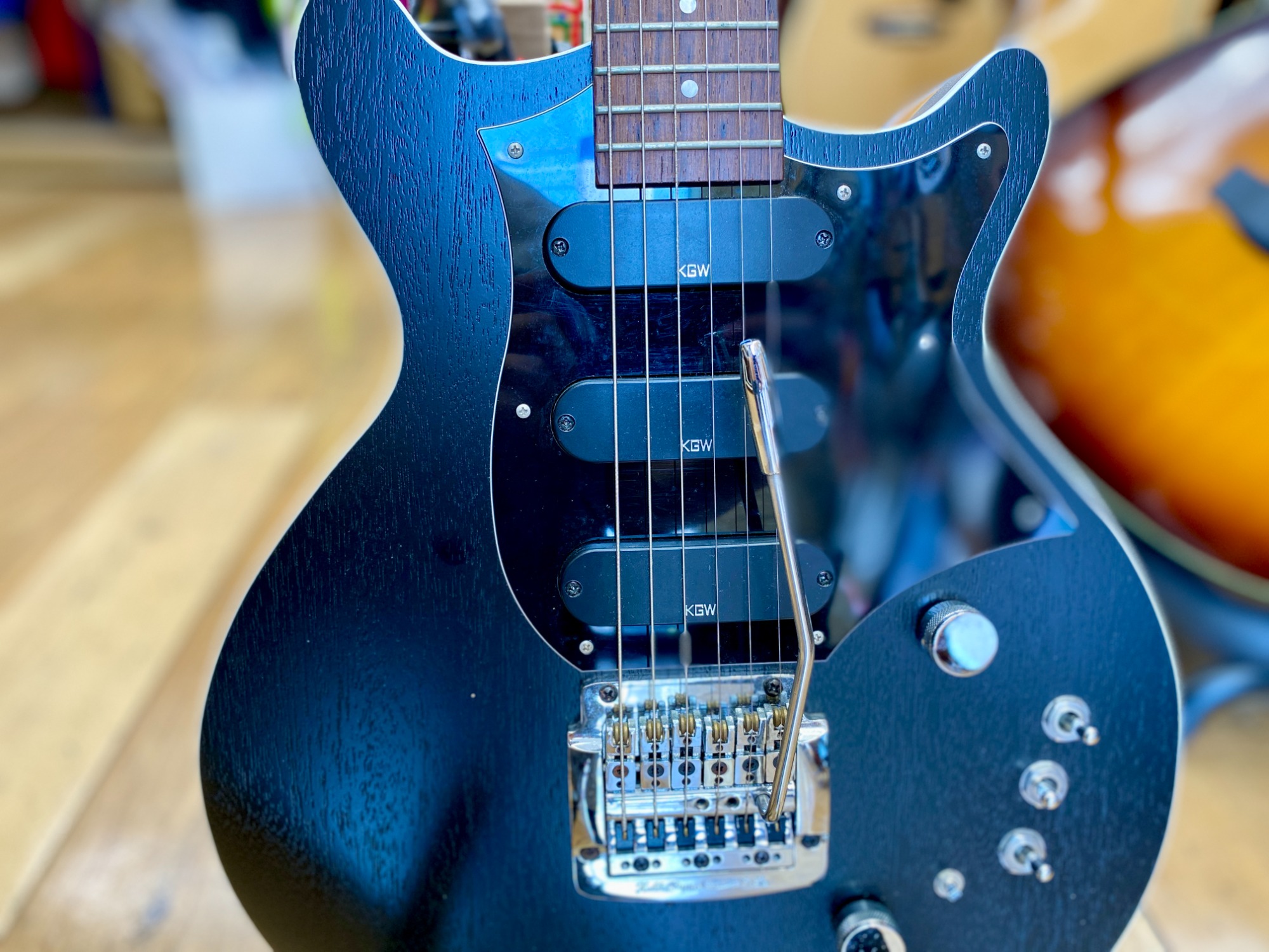 KZ GUITAR WORKS(ケイズギターワークス)エレキギターが買取入荷いたし